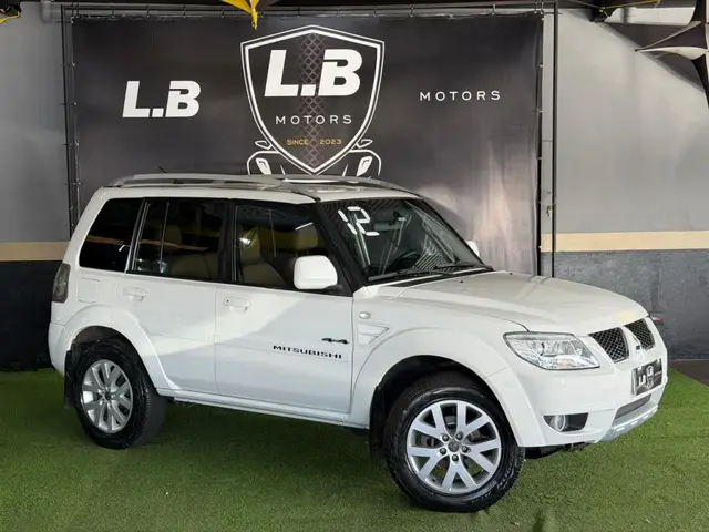 Carro Mitsubishi Pajero TR4 2012 2.0 16V 4x2 (Flex) (Aut)