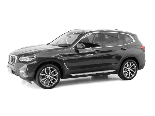 Carro BMW X3 2022 xDrive30e X Line 2.0 Turbo Híbrido (Aut)