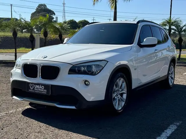 Carro BMW X1 2012 2.0 sDrive18i Top (Aut)