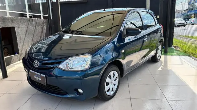Carro Toyota Etios 2015 X 1.3 (Flex)