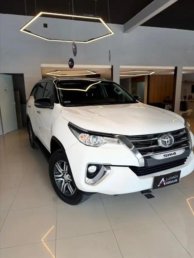 Carro Toyota SW4 2019 2.7 SRV 7L 4x2 (Aut) (Flex)