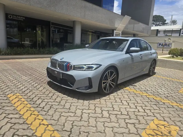 Carro BMW 320i 2024 M Sport 2.0 Turbo (Aut.)