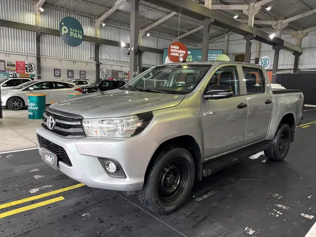 Carro Toyota Hilux Cabine Dupla 2018 Hilux 2.8 TDI STD CD 4x4