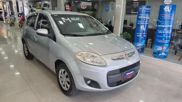 Carro Fiat Palio 2014 Attractive 1.4 8V (Flex)