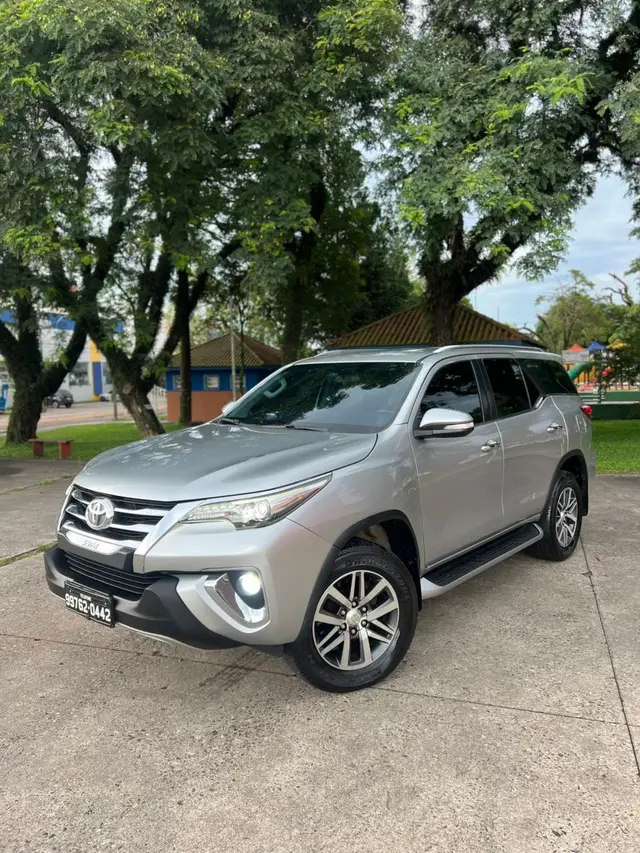 Carro Toyota SW4 2016 2.8 TDI SRX 5L 4x4 (Aut)