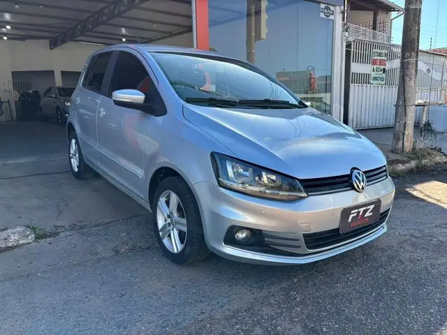 Carro Volkswagen Fox 2016 1.6 MSI Comfortline (Flex)