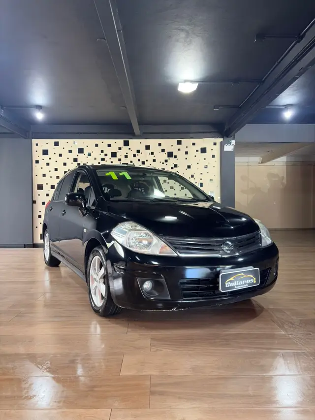 Carro Nissan Tiida 2011 SL 1.8 (flex) (aut)