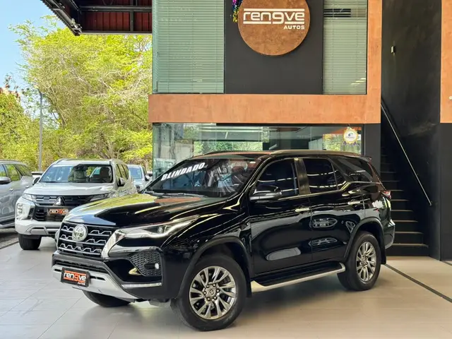 Carro Toyota SW4 2021 SRX 2.8 turbodiesel 7L 4x4 (Aut)