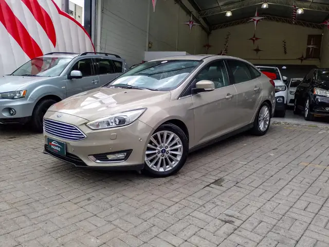 Carro Ford Focus Hatch 2016 Titanium 2.0 PowerShift