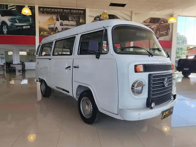 Carro Volkswagen Kombi 2011 Lotação 1.4 (Flex)