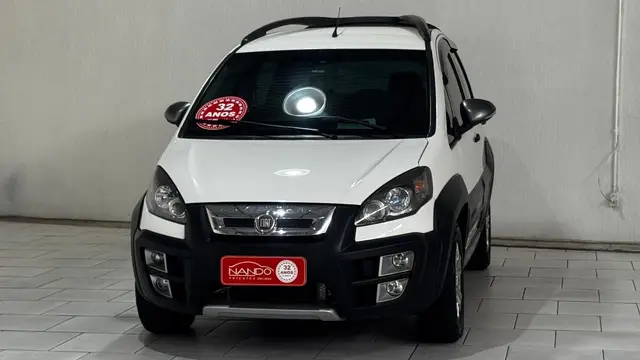 Carro Fiat Idea 2013 Adventure 1.8 16V E.TorQ (Flex)