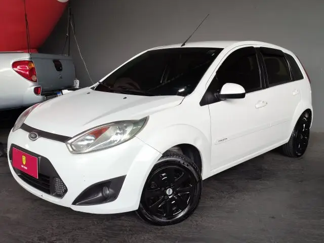 Carro Ford Fiesta Hatch 2014 SE Plus 1.0 RoCam (Flex)