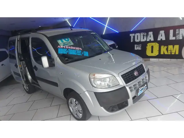 Carro Fiat Doblò 2016 Essence 1.8 16V (Flex)