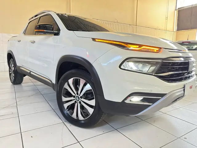 Carro Fiat Toro 2023 Volcano 2.0 TDI 4x4 (Aut)
