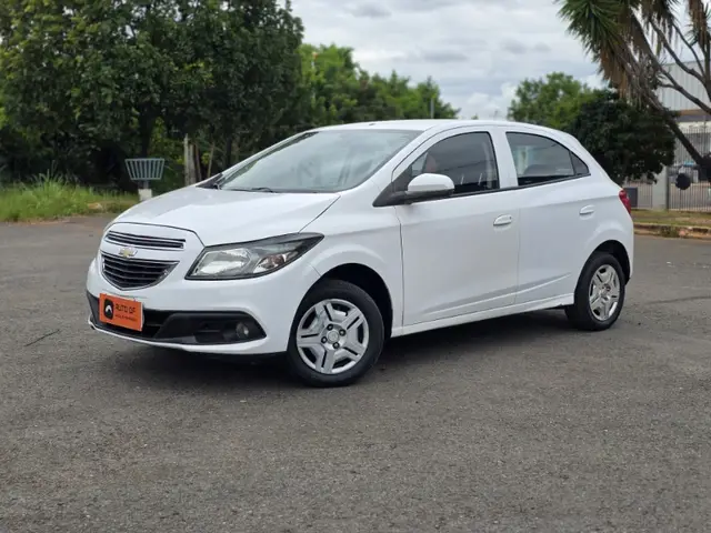 Carro Chevrolet Onix 2014 1.0 LT SPE/4