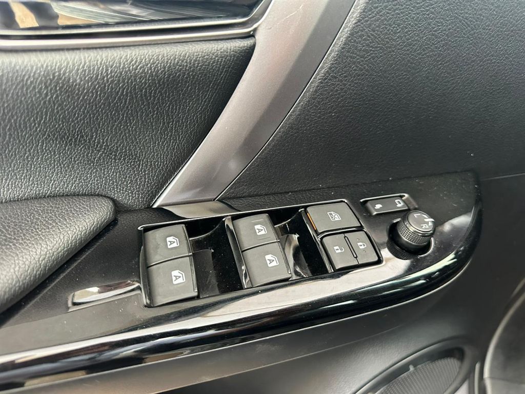 SW4 SRX 2.8 Turbodiesel 4x4 (Aut.) (7 Lugares)7