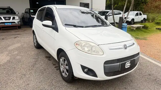 Carro Fiat Palio 2013 Attractive 1.0 8V (Flex)