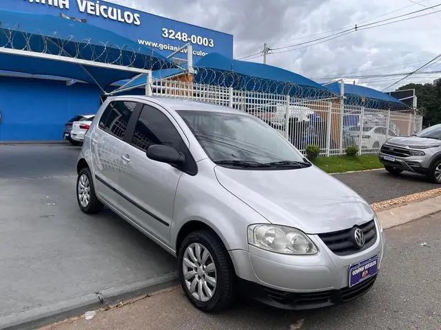 Carro Volkswagen Fox 2010 1.0 8V (Flex) 4p