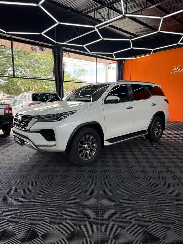 Carro Toyota SW4 2021 SRX 2.8 turbodiesel 7L 4x4 (Aut)