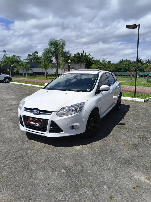 Carro Ford Focus Hatch 2015 Titanium Plus 2.0 16V PowerShift