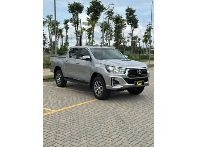 Carro Toyota Hilux Cabine Dupla 2017 Hilux 2.8 TDI SRV CD 4x4 (Aut)
