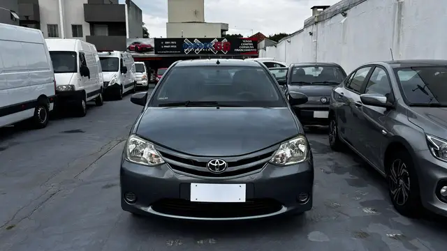 Carro Toyota Etios 2015 X 1.3 (Flex)