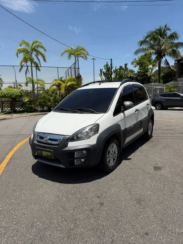 Carro Fiat Idea 2012 Adventure 1.8 16V E.TorQ (Flex)