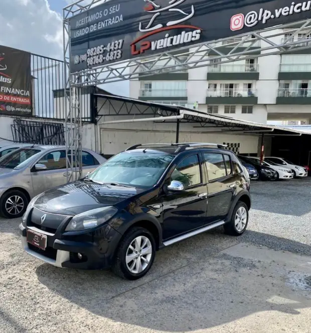 Carro Renault Sandero 2013 Authentique 1.0 16V (flex)