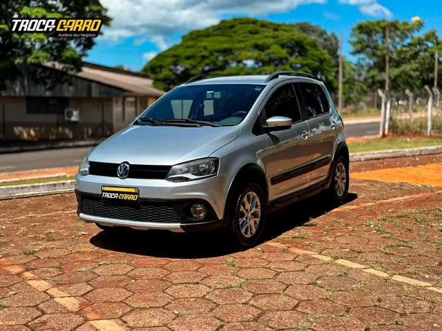 Carro Volkswagen CrossFox 2014 I-Motion 1.6 VHT (Flex)