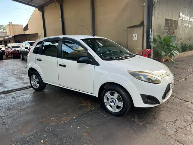 Carro Ford Fiesta Hatch 2011 1.0 (Flex)