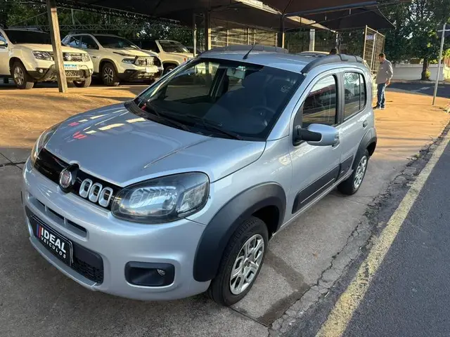 Carro Fiat Uno 2015 Attractive 1.0 8V (Flex) 4p