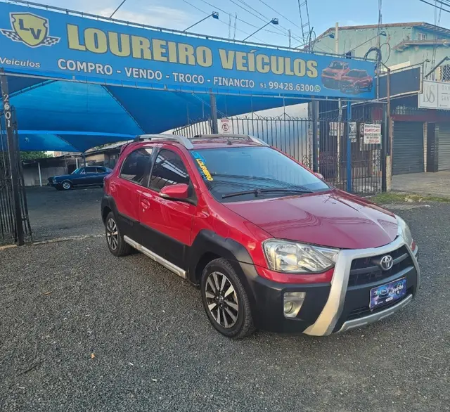 Carro Toyota Etios 2014 Cross 1.5 (Flex)