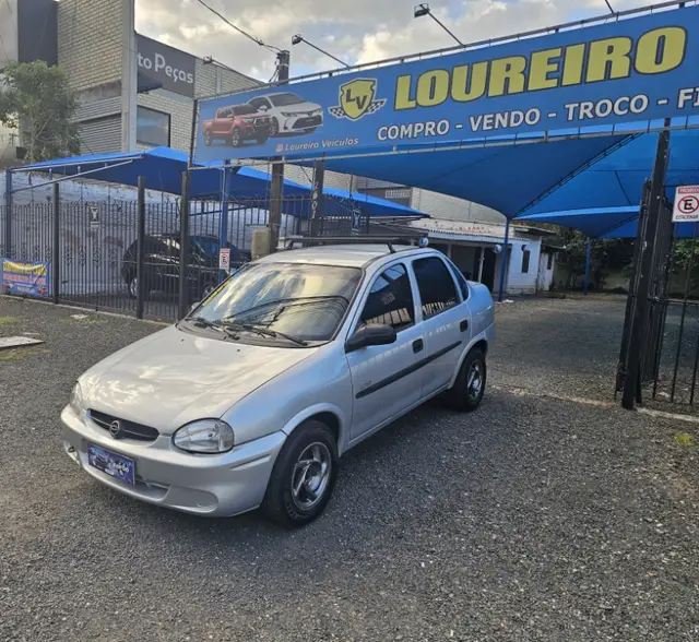 Carro Chevrolet Classic 2005 Corsa Sedan  Life 1.0 VHC