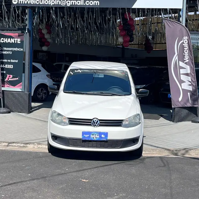 Carro Volkswagen Fox 2014 1.0 TEC (Flex) 4p
