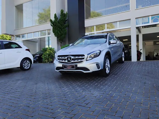 Carro Mercedes-Benz GLA 200 2020 Style 1.6 Turbo (Aut)