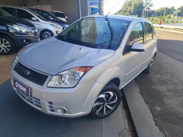 Carro Ford Fiesta Hatch 2010 1.6 (Flex)
