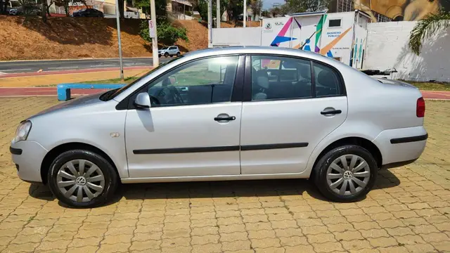Carro Volkswagen Polo Sedan 2009 1.6 8V (Flex)