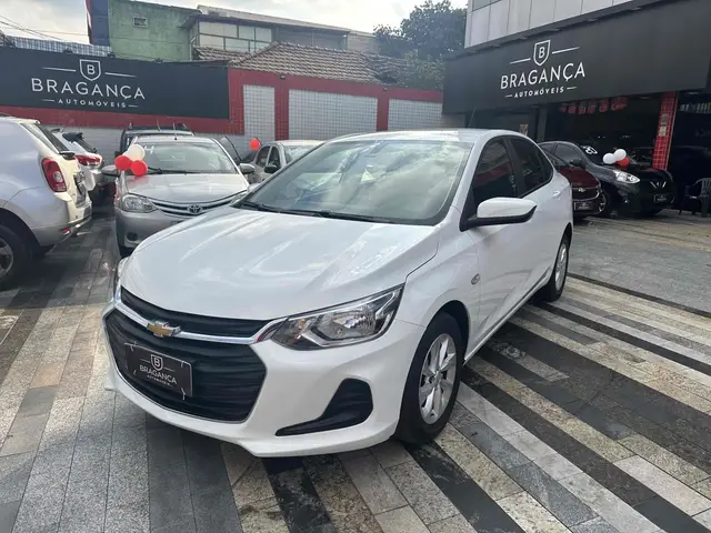 Carro Chevrolet Onix Plus 2023 LT 1.0