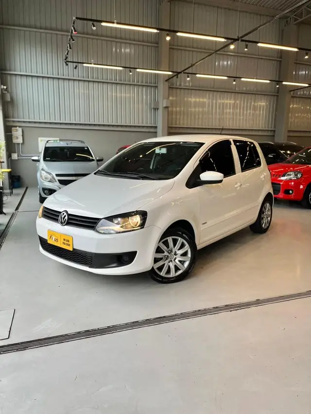 Carro Volkswagen Fox 2011 1.0 8V (Flex) 4p