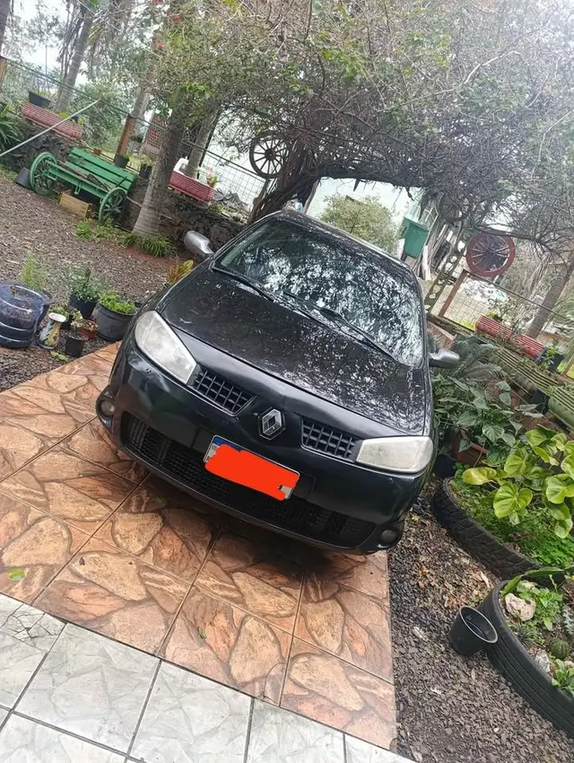 Carro Renault Megane Sedan 2010 Mégane Sedan Extreme 1.6 16V (flex)