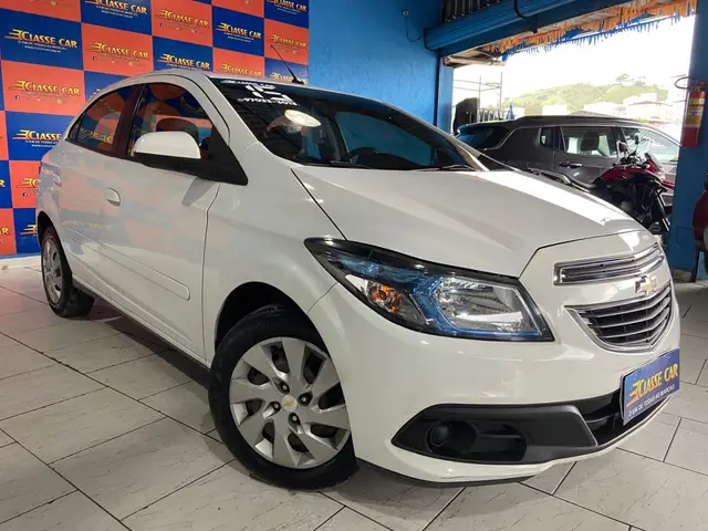 Carro Chevrolet Onix 2015 1.4 LT SPE/4 (Aut)