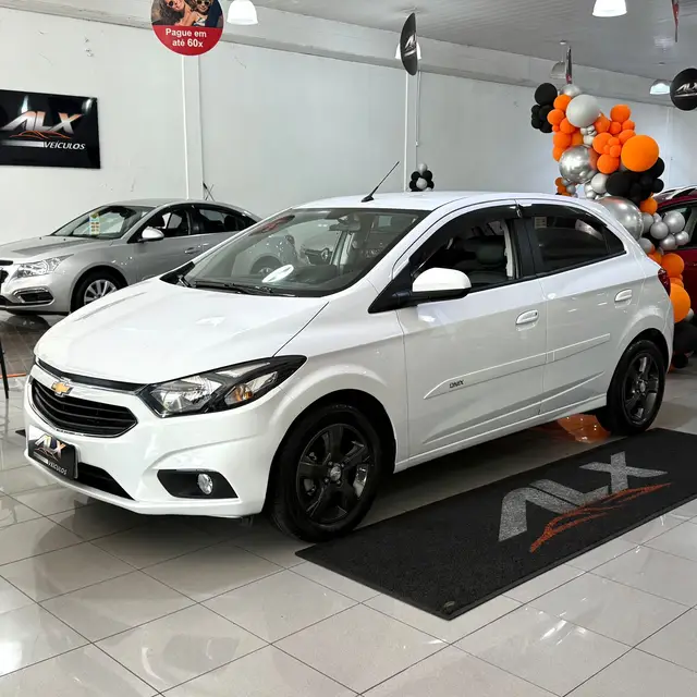 Carro Chevrolet Onix 2019 1.4 LT SPE/4 (Aut)