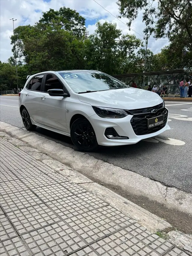 Carro Chevrolet Onix 2023 RS 1.0 Turbo (Aut.)