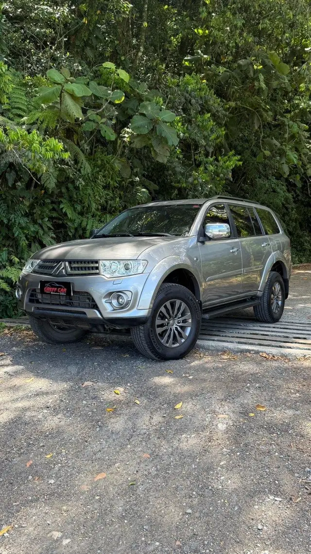 Carro Mitsubishi Pajero Dakar 2015 3.2 HPE 4WD (Aut)