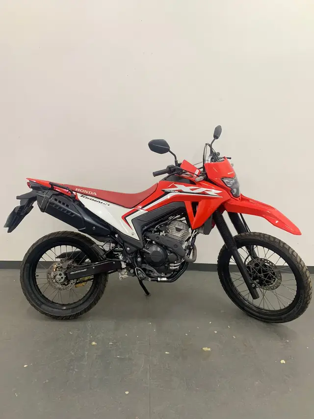 Moto Honda XR 300L 2025 Tornado