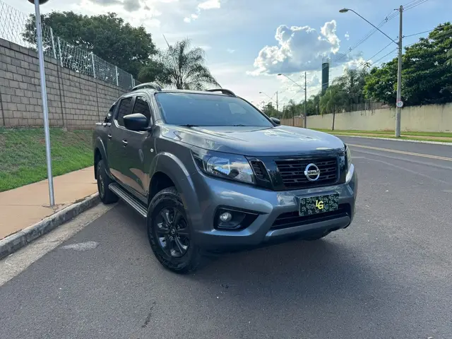 Carro Nissan Frontier 2021 2.3 TD CD LE 4x4 (Aut)