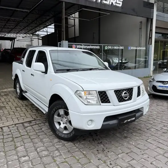 Carro Nissan Frontier 2013 XE 4x4 2.5 16V (cab. dupla)
