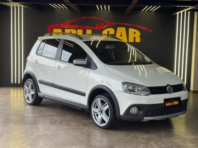 Carro Volkswagen CrossFox 2014 I-Motion 1.6 VHT (Flex)