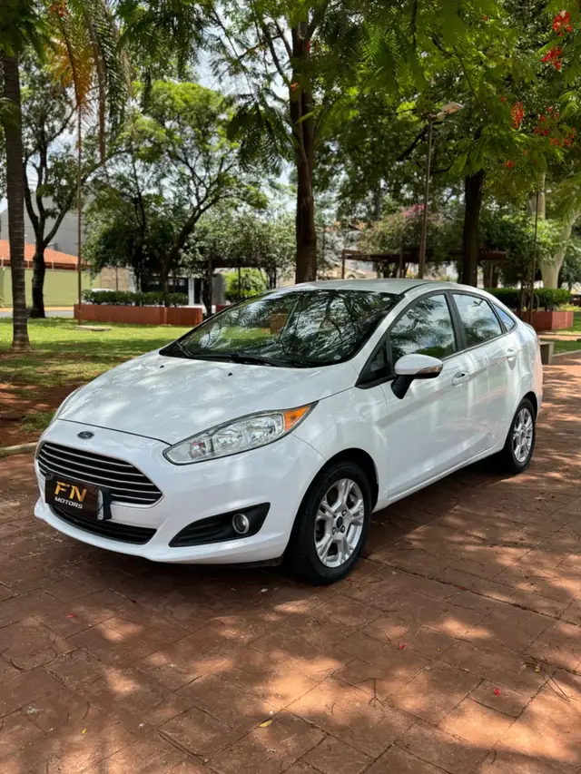 Carro Ford New Fiesta Sedan 2016 1.6 SE PowerShift (Flex)