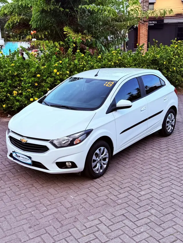 Carro Chevrolet Onix 2018 LT 1.4 8V FlexPower 5p Mec.